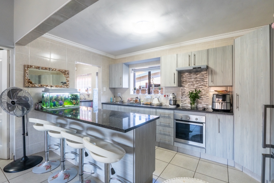 3 Bedroom Property for Sale in Island View Western Cape